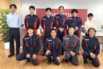 ダイハツ佐渡 メカニック集合写真